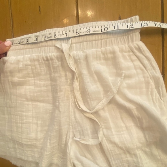 Elan Women’s White Cotton Raw Hem Pocket Shorts New Small - Picture 10 of 12